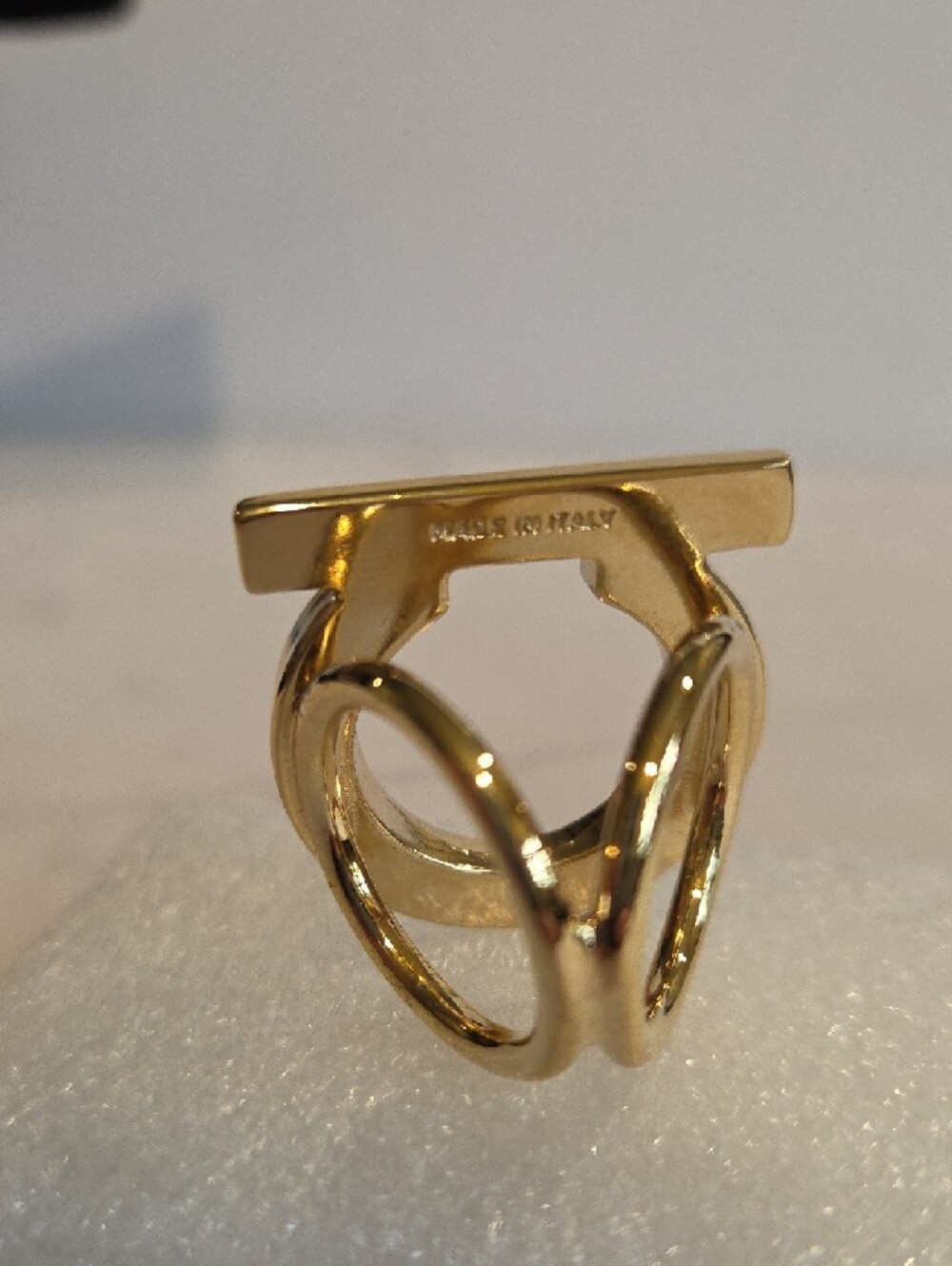 Salvatore Ferragamo Gold Gancini Signature Scarf Ring - Picture 5 of 9